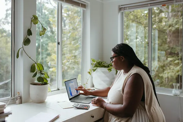 5 Benefits and 5 Potential Shortfalls of a Hybrid Work Model